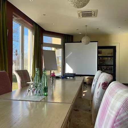 Divá Kačica Restaurant&pansion 3* Komárno