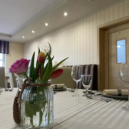 Diva Kacica Restaurant & Pansion 3* Komarno