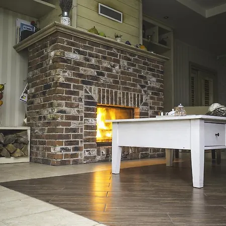 Diva Kacica Restaurant & Pansion בית הארחה Komárno