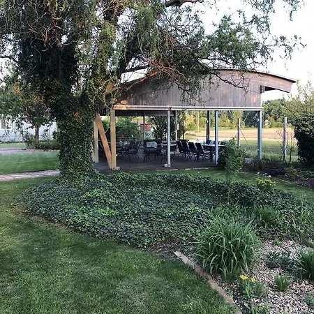 בית הארחה Diva Kacica Restaurant & Pansion